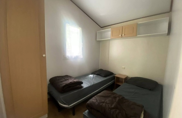 Camping Campilo **** - Mobil-Home Comfort 3 Rooms 4 People + TV