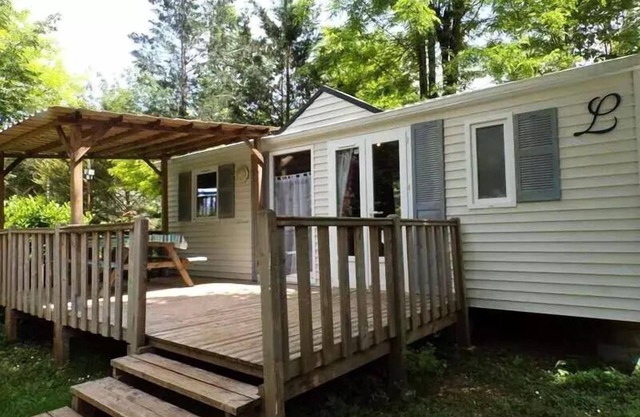 Camping de la Grande Prade *** - Residence Mobile comfort walnuts with semi-covered wood terrace 18 m2 6 people