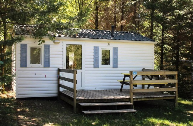 Camping de la Grande Prade *** - Mobil Noisetier 4 people with terrace 4 people