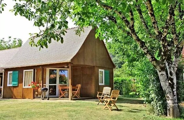 Camping Domaine de Soleil Plage***** - Chalet Classic 3 rooms 4 adults + 1 children with air conditioning - TV