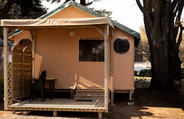 Camping du Bord de Mer *** - Lodge tent 2 bedrooms 5 people