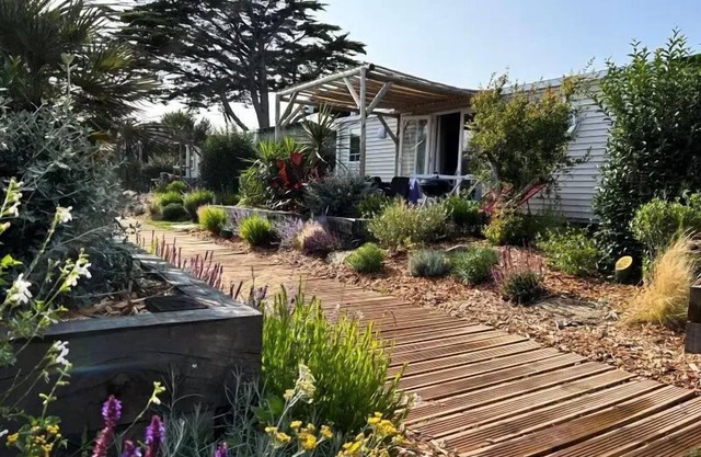 Camping La Côte des Légendes *** - Aromatic garden cottage - 2 bedrooms 5 people