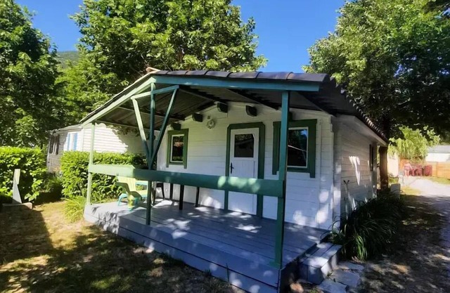 Camping la Ribière *** - Chalet 24m2 - 2 bedrooms 4 people