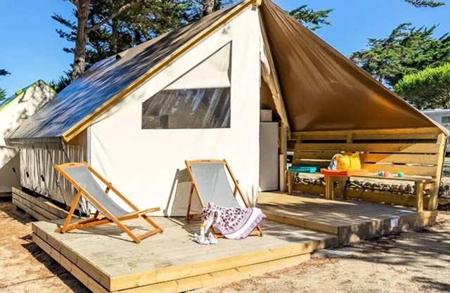 Camping le Bosquet** - Lodge tent 3 rooms 5 people Without Toilet blocks