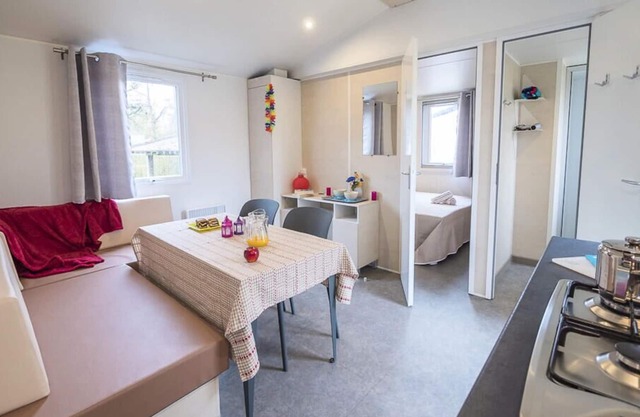 Camping Le Fanal **** - Cozy 3 room mobile home for 4 people