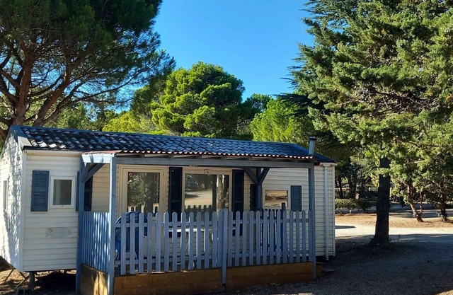 Camping Le Pinada *** - Mobil Home BLUEET, VIOLETTE, CAPUCINE - 2 bedrooms - 28m2 4 people