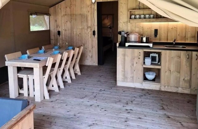 Camping LE ROC *** - [NEW] Woody Luxury Lodge Tent (45m²) 2 to 8 people - 2 people. included in the price