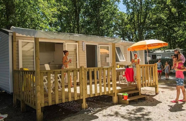 Camping Le Soleil de Saint-Sieu *** - Comfort XL mobile home 3 rooms 4 people