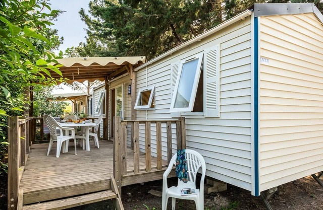 Camping Le Val d'Ussel **** - Mobil home Classic XL 3 rooms 4/6 people