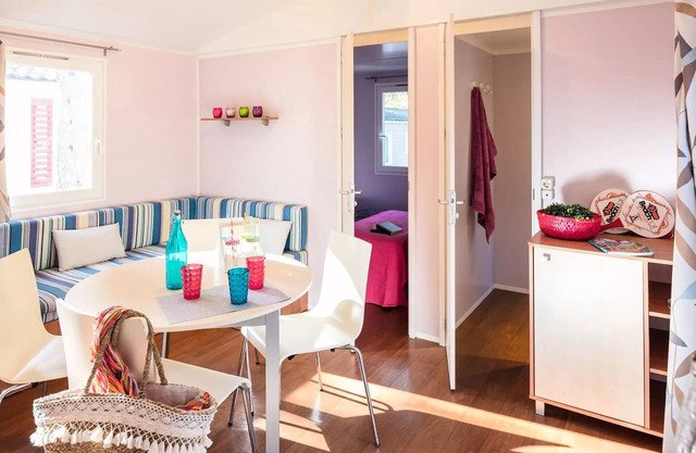 Camping Les Lacs du Verdon **** - Comfort Mobile Home 3 Rooms 4/6 People Air Conditioned