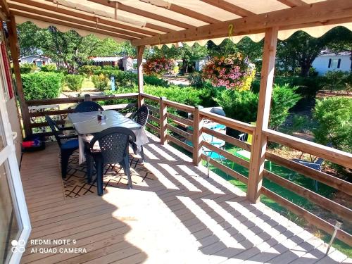 CAMPING/LOCATION MOBIL HOME : Les gorges du Verdon et lac de Sainte Croix.