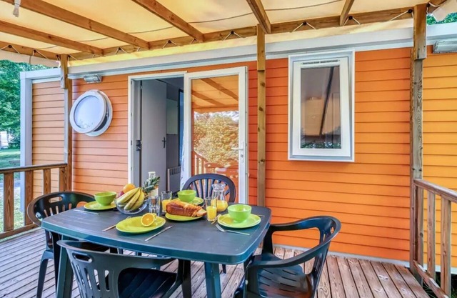 Camping La Clairière *** - Casa móvil Confort Plus 4 Habitaciones 6 Personas
