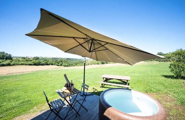Camping maeva Escapades Domaine des Grandes Côtes **** - Lodge des Bois 2 Rooms 2/4 People (2 adults + 2 children -10 years old) + Jacuzzi
