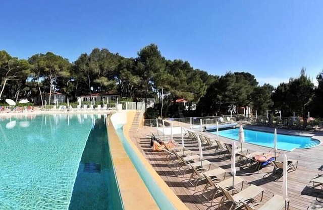 Residential Campsite La Pinède**** - Mobile home Grand Large 3 rooms 4 people