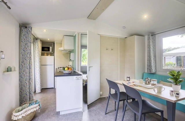 Camping Romanée Le Campiotel des Dunes **** - Comfort mobile home 3 rooms 4 people