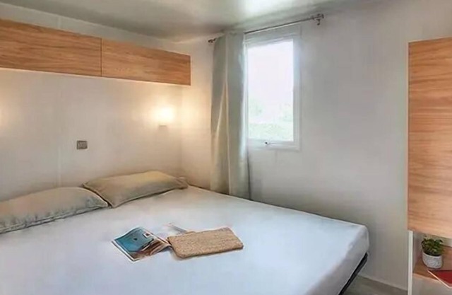 Campsite Domaine de la Sainte Baume**** - Comfort Mobile Home 3 Rooms 4 People Air Conditioned + TV