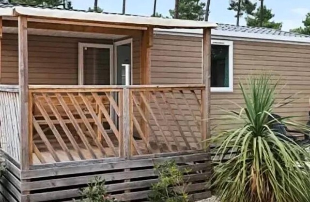 Campsite Domaine de la Sainte Baume**** - 3-room Comfort mobile home for 4 people Air-conditioned + TV