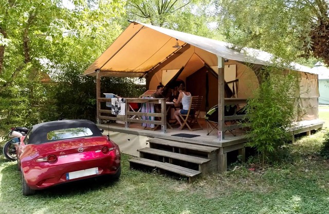 Camping Saint-Amand *** - Lodge Victoria Confort + 3 habitaciones 4 personas