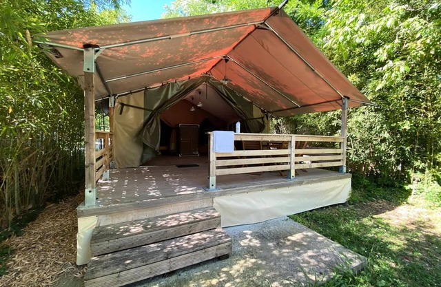 Camping Saint-Amand *** - Freeflower Comfort 3 habitaciones 4/5 personas sin baño