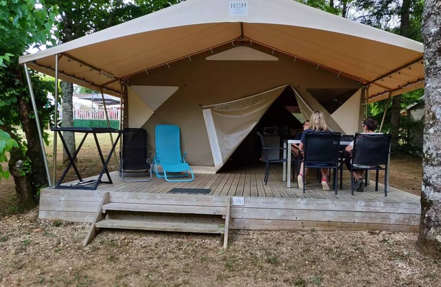 Campsite Flower Les Nauves*** - Lodge Canada Standard 3 rooms 5 people Without Sanitary