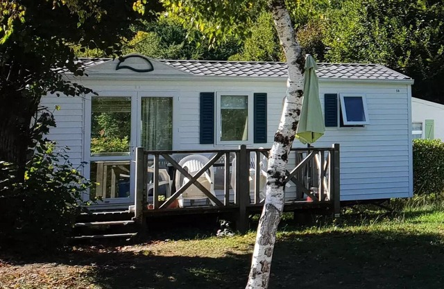 Campsite l'Echo du Malpas**** - Comfort mobile home 27m² / 2 bedrooms + TV + Uncovered terrace (Riverside) 6 people