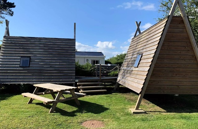 Campsite Kerlaz *** - Tipi Hut 3 Rooms 4 People Without Sanitary