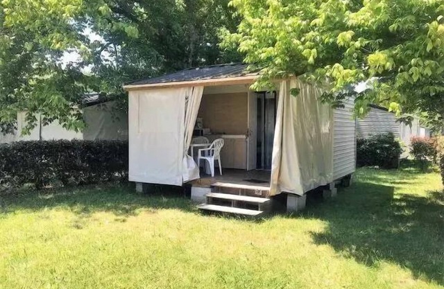 Campsite Landes Bleues**** - Tithome 3 rooms 4 people Without Toilet blocks