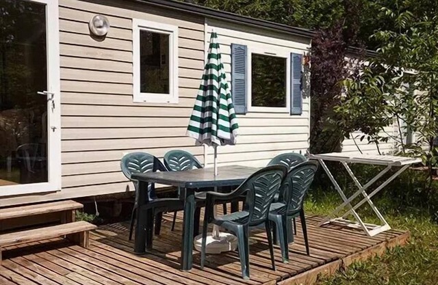 Campsite Le Bois de Pleuven**** - Mobil-home Classic 3 rooms 4 people