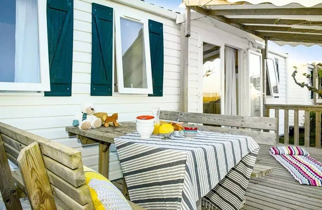 Campsite Les Fontaines*** - Mobile home Classic XL 3 rooms 4 people air-conditioned