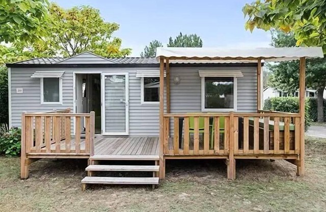 Campsite Le Domaine des Iscles*** - Classic XL 4-room mobile home for 6 people