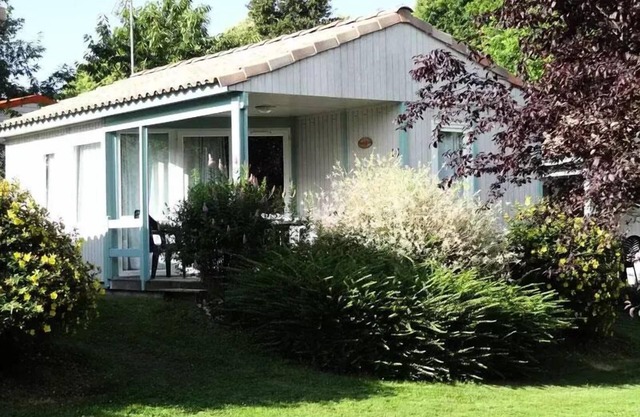 Campsite Le Rouge Gorge**** **** - LOCATION CHALET 28m2 TV (2 bedrooms) COMFORT 6 persons