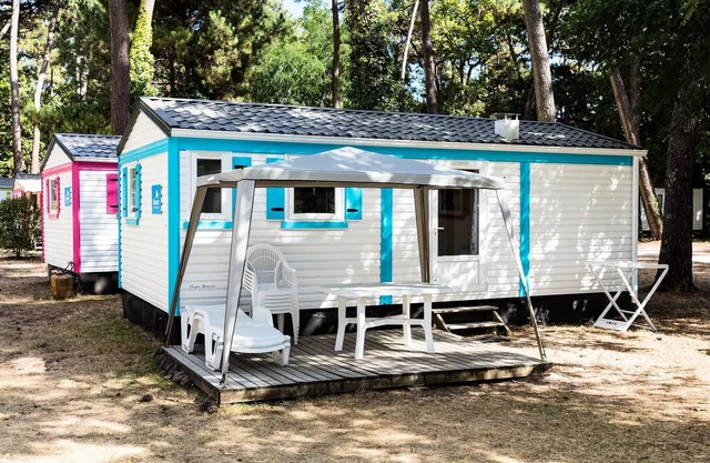 Campsite Le Val de Durance **** - Mobil-home Classic 3 rooms 4 adults + 2 children air-conditioned