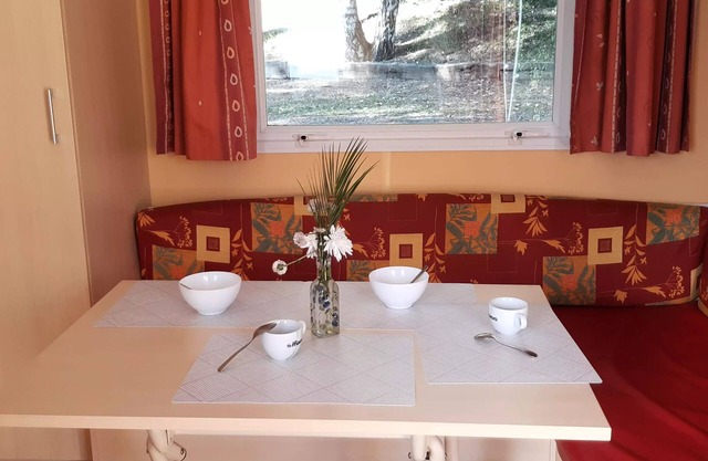 Campsite Les Jardins d'Estavar*** - 3 room mobile home 4 people
