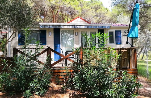 Residencial Camping La Pinède **** - Casa móvil Savanah 3 habitaciones 4 Personas vacaciones