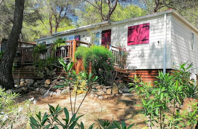 Residencial Camping La Pinède **** - Casa móvil Madison 3 habitaciones 6 personas Zona residencial
