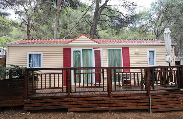 Residencial Camping La Pinède **** - Casa móvil Flores 4 Habitaciones 6 Personas vacaciones
