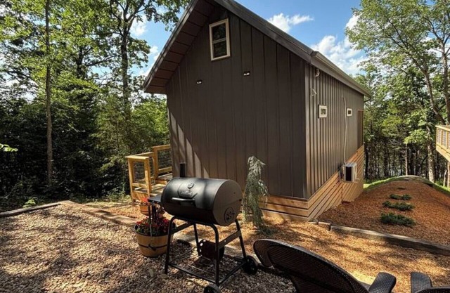 Brand new 3-bedroom lakefront with walk down access to TableRockLake and firepit