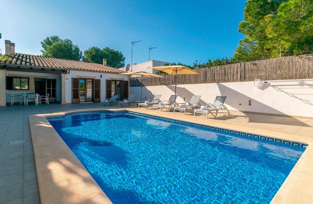 CAN FUENETE - Bonito chalet con piscina privada cerca del mar y de la playa. Wifi gratis