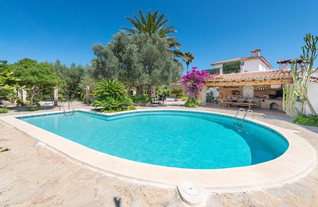 Can Malondra, villa para 8 con piscina y jardines