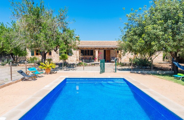 CAN RAFALINO - Villa con piscina privada en Inca. WiFi Gratis