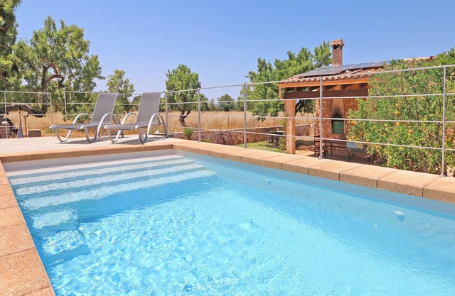 Can Ramon: romántico, pequeña finca en el campo con piscina y terrazas