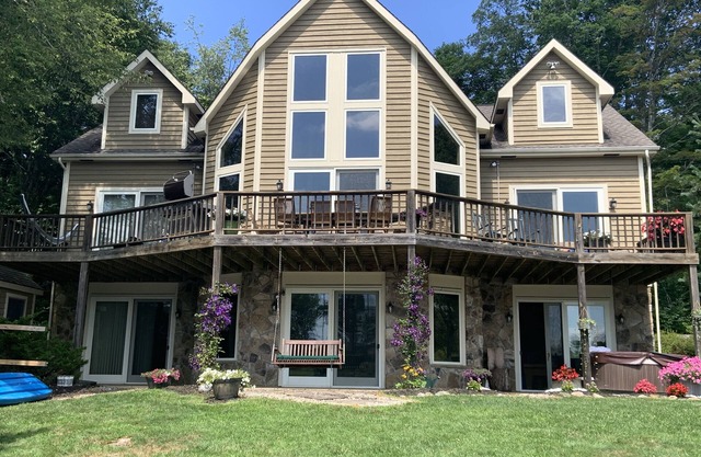 Canaan Valley Lakefront Home - Disfruta la hermosa temporada de esquí
