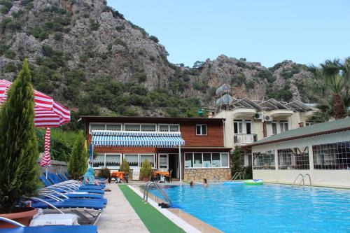 Canada Hotel & Bungalows