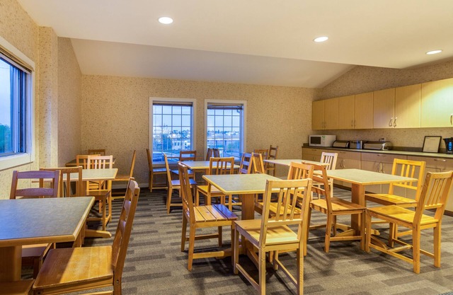 Canadas Best Value Inn Calgary Chinook Station