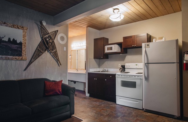 Canadas Best Value Inn & Suites Fernie