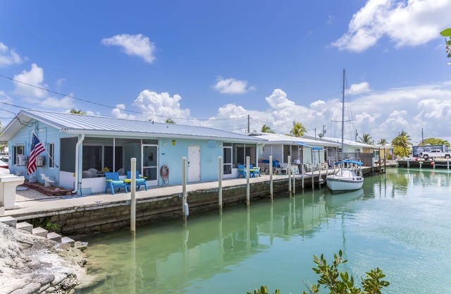Canal Front, Dockage, Trailer Parking, Updated!