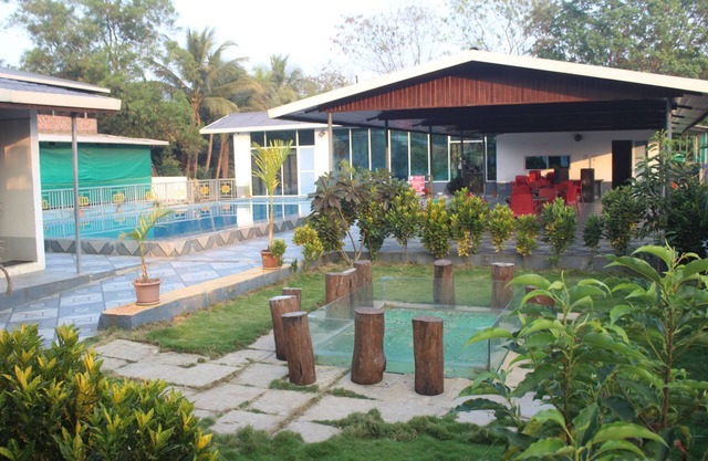 Canal Touch Resort