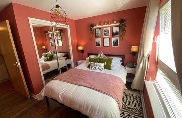 Canal View Apartment 2