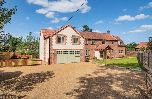 Canal View House - UK39363