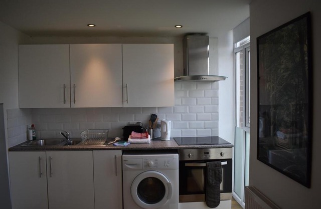Canal Walk, One Bedroom Apartment in Chichester City Centre - Sleeps 3